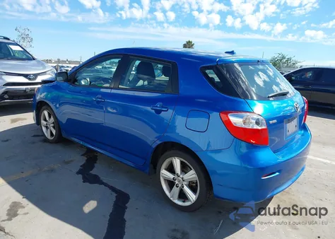 2010 Toyota Matrix S z USA, uszkodzony, nr VIN 2T1KE4EE8AC045149